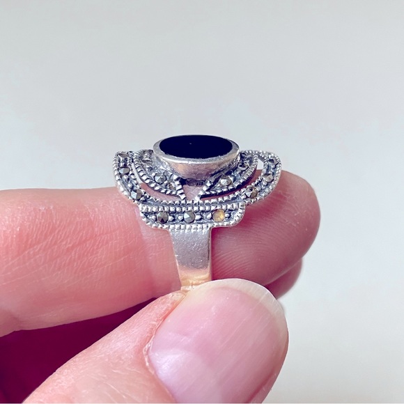 Vintage Silver Sterling 925 Onyx and Marcasite ring - Picture 4 of 7